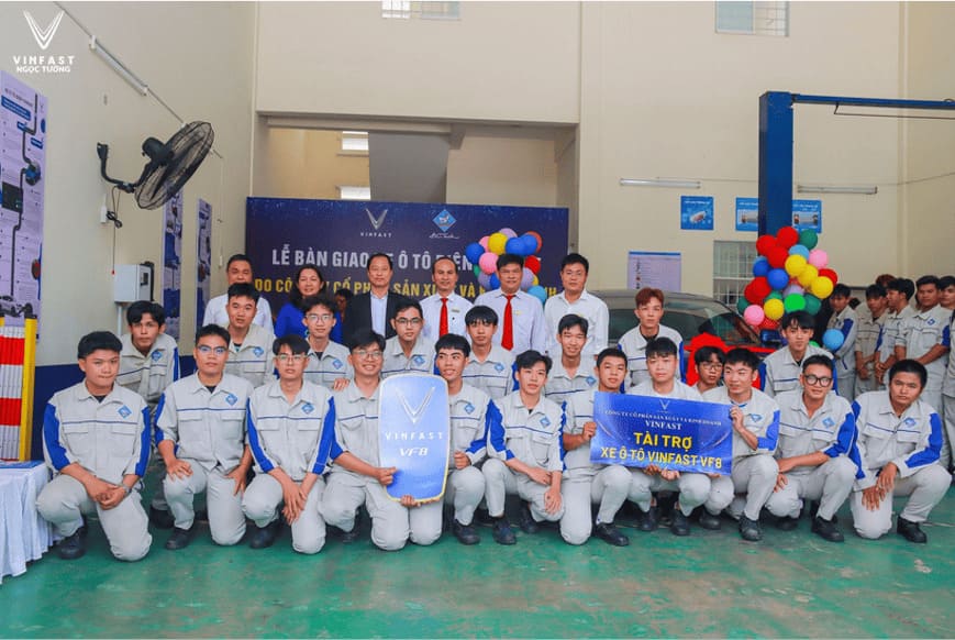 Hợp tác